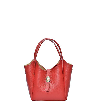 Червена кожена чанта тип tote снимка