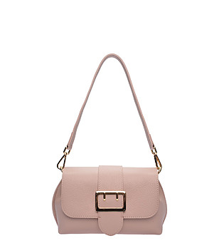 Бежова кросбоди чанта с метална тока  снимка