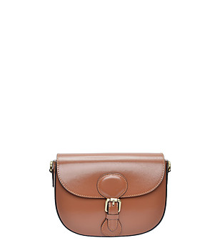 Чамска кожена чанта за рамо в цвят коняк снимка