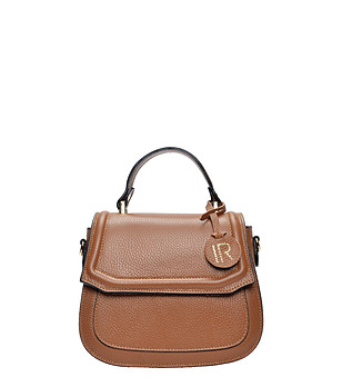 Дамска кожена чанта в цвят коняк с твърди стени снимка