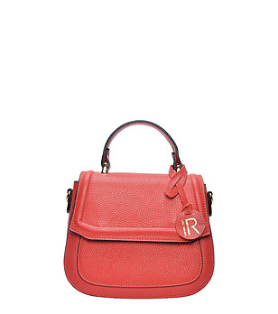 Червена дамска чанта от естествена кожа снимка