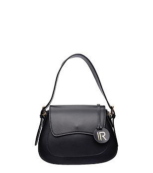 Черна малка дамска чанта от естествена кожа снимка