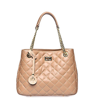 Дамска кожена чанта в бежов нюанс снимка