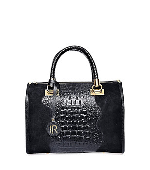 Черна кожена чанта с релефни елементи Julina снимка