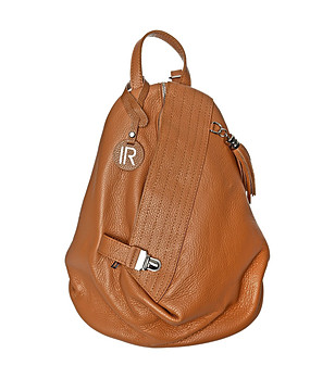 Кожена дамска раница в цвят коняк Milona снимка