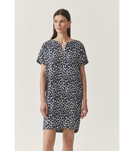 Тъмносиня рокля с абстрактен десен снимка