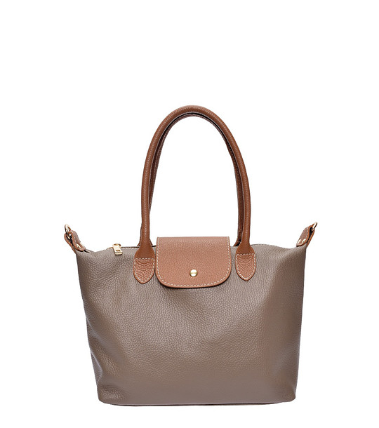 Кожена раменна чанта в кафяво снимка