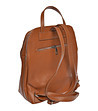 Кожена дамска раница в цвят коняк-2 снимка