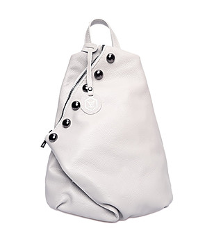 Нестандартна дамска светлосива кожена раница Evelina снимка