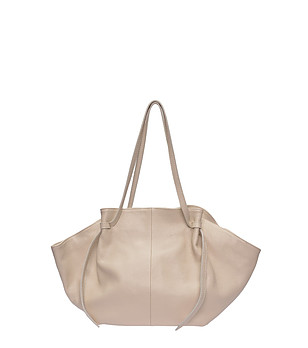 Бежова дамска кожена чанта  снимка