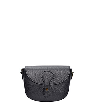 Черна чанта през рамо снимка