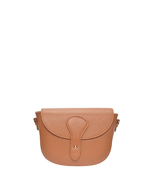 Кафява чанта през рамо с капак снимка