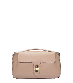 Бежова чанта с метална тока снимка