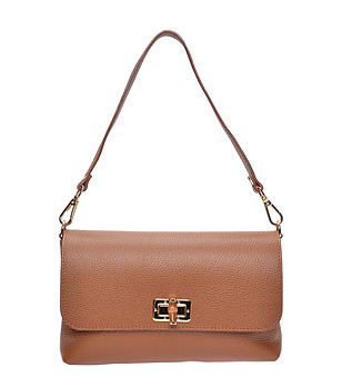 Кафява чанта през рамо с катарама снимка