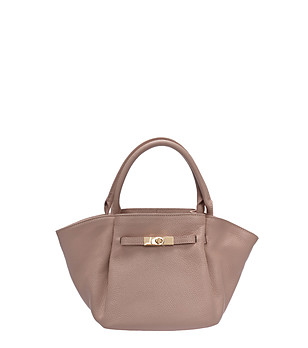 Бежова чанта тип tote снимка