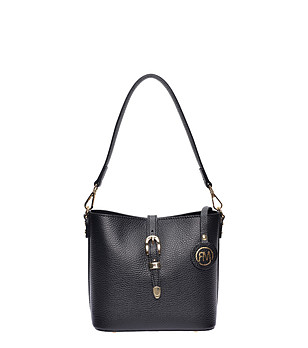 Кожена дамска чанта в черно снимка