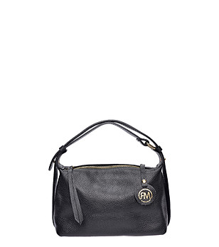 Дамска кожена чанта в черно снимка