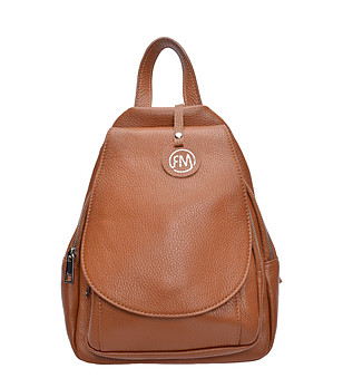 Кожена дамска раница Lora в цвят коняк снимка