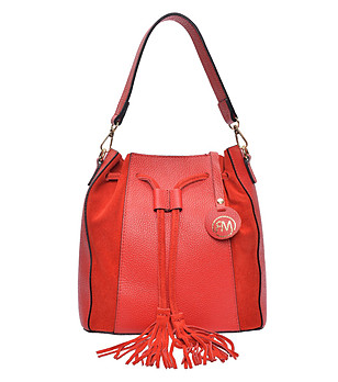 Червена чанта тип снимка