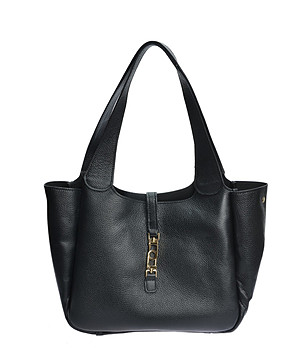 Черна чанта за рамо снимка