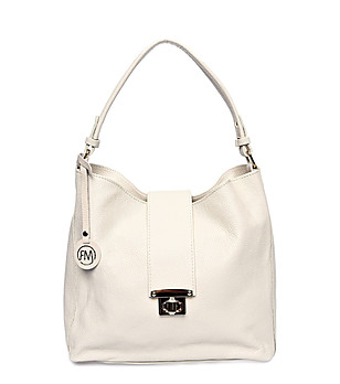 Светлобежова дамска чанта от естествена кожа Betina снимка