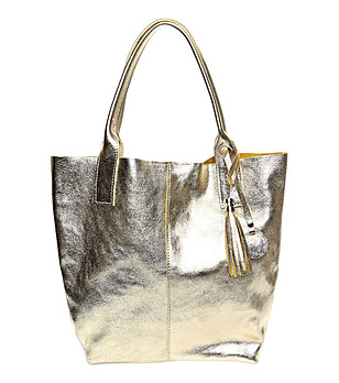 Дамска кожена чанта в златист нюанс снимка