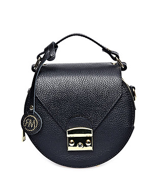 Черна кръгла кожена дамска чанта снимка