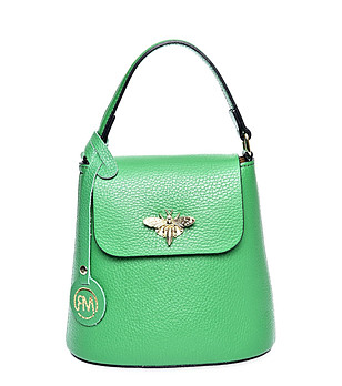 Дамска кожена чанта в зелено снимка