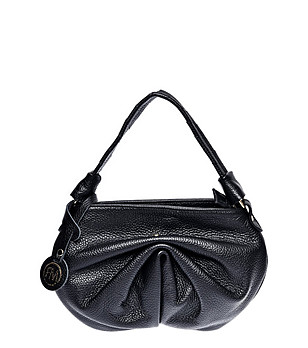 Малка черна дамска чанта от естествена кожа снимка