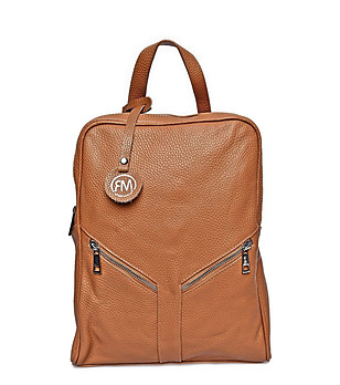 Дамска кожена раница в цвят коняк Daria снимка