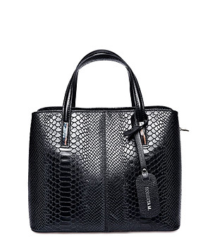 Дамска кожена чанта в черен цвят Jane снимка