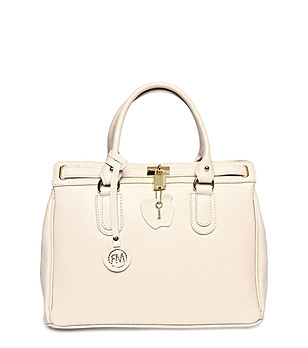 Дамска светлобежова коженa чанта Zita снимка