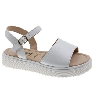 Бели детски сандали на платформа с перлен ефект снимка