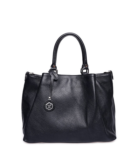 Черна дамска чанта от естествена кожа снимка