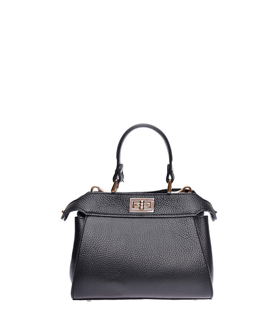 Черна чанта с метална закопчалка снимка