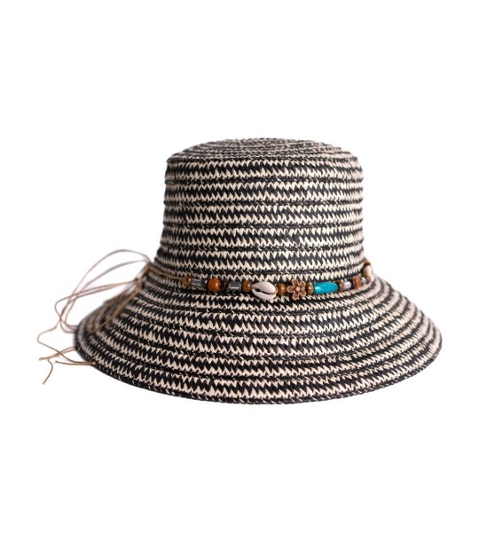 Шапка в черно и бяло с малка периферия CHAPLET снимка