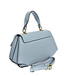 Кожена дамска чанта в светлосиньо-2 снимка