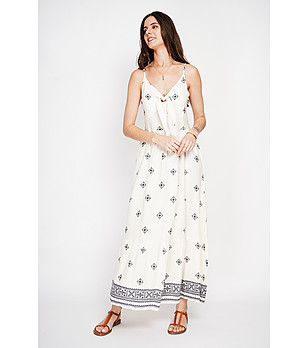 Бяла дълга рокля с презрамки с лен снимка