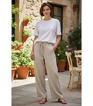 Бежови панталон с широк крачол снимка