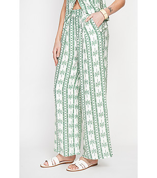 Бели панталони с широк крачол и принт  снимка