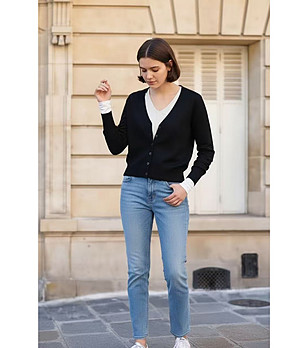 Черен дамски жилет NOIR с V-образно деколте снимка