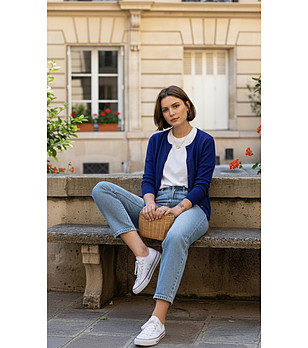 Дамска синя жилетка с обло деколте снимка