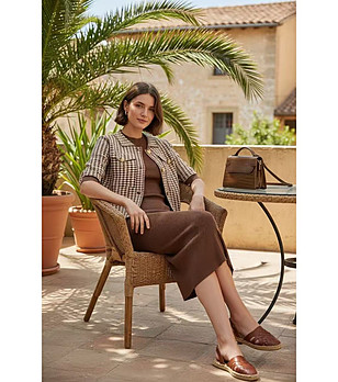 Кафяво сако каре  снимка