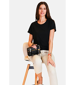 Черна тениска с къс ръкав  снимка