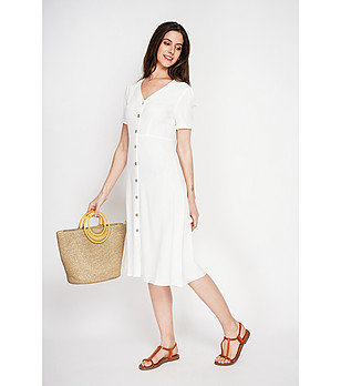 Бяла рокля с копчета  снимка