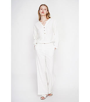 Бяла туника с копчета от лен снимка