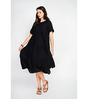 Червена рокля с волани  снимка