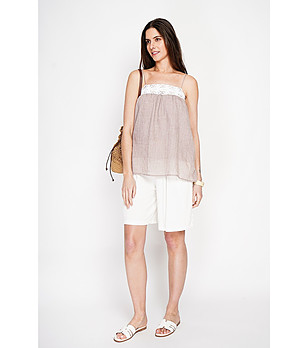 Бежов топ на тънки презрамки с дантела  снимка