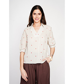 Бежова дамска блуза на райе с щампа сърца LIN снимка