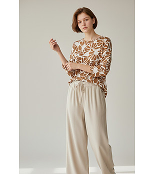 Дамски кафяв топ с щампа снимка